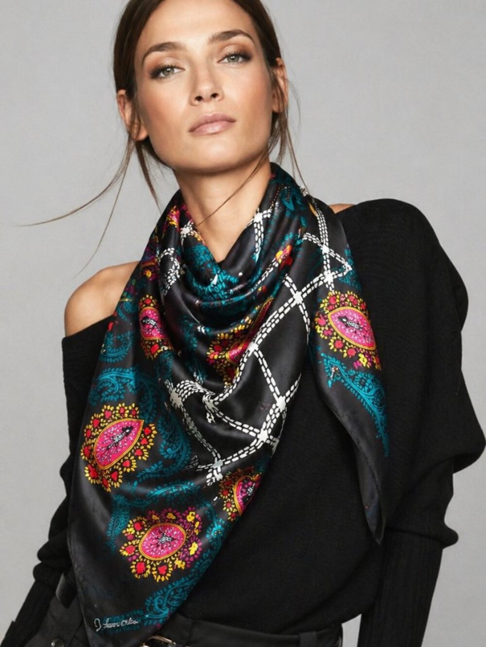Diane Von Furstenberg Silk Paisley Scarf – Bold Multicolor Statement Piece